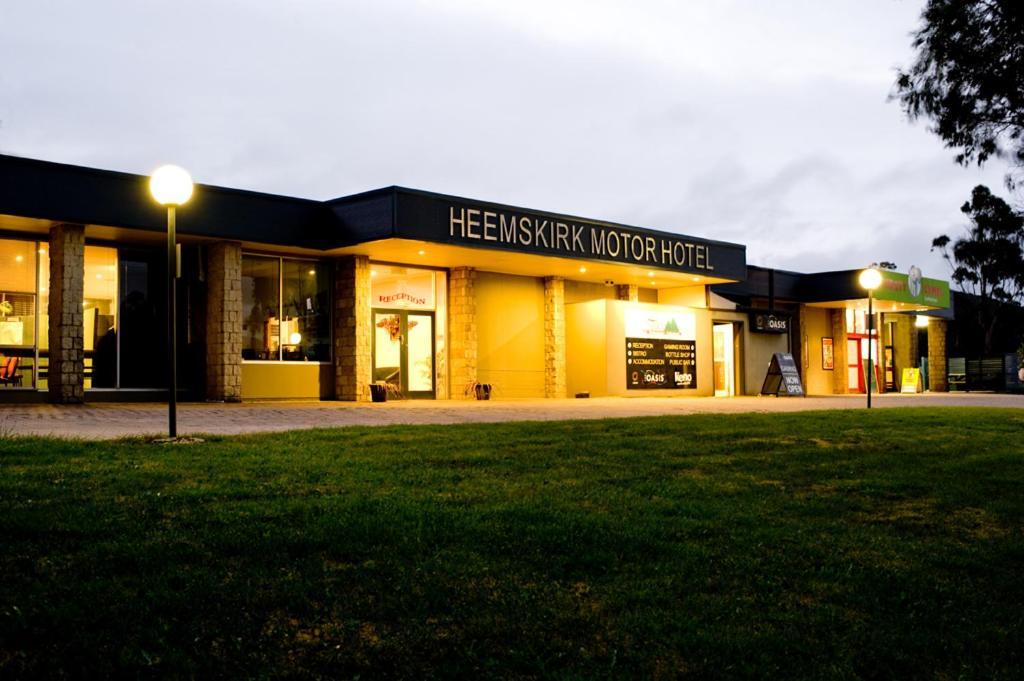 Heemskirk Motor 3* Zeehan
